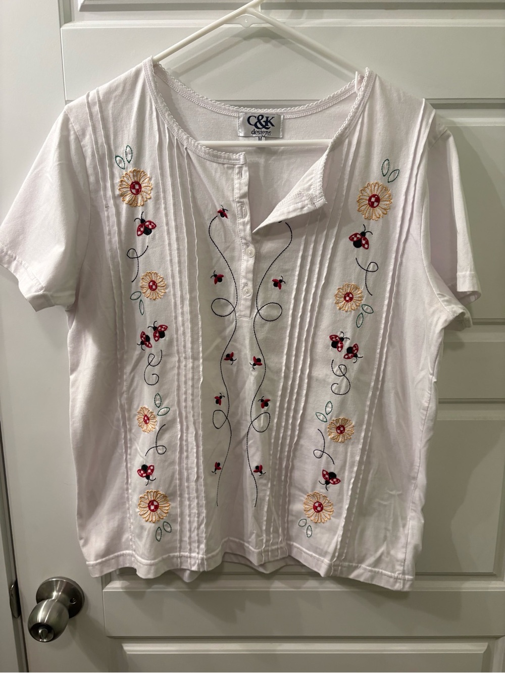Cottagecore Grandmacore Vintage 90s White Embroidered Floral Short-Sleeve Top